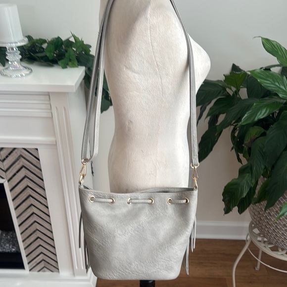 VENUS Gray Fringe Crossbody Bag - Picture 4 of 10